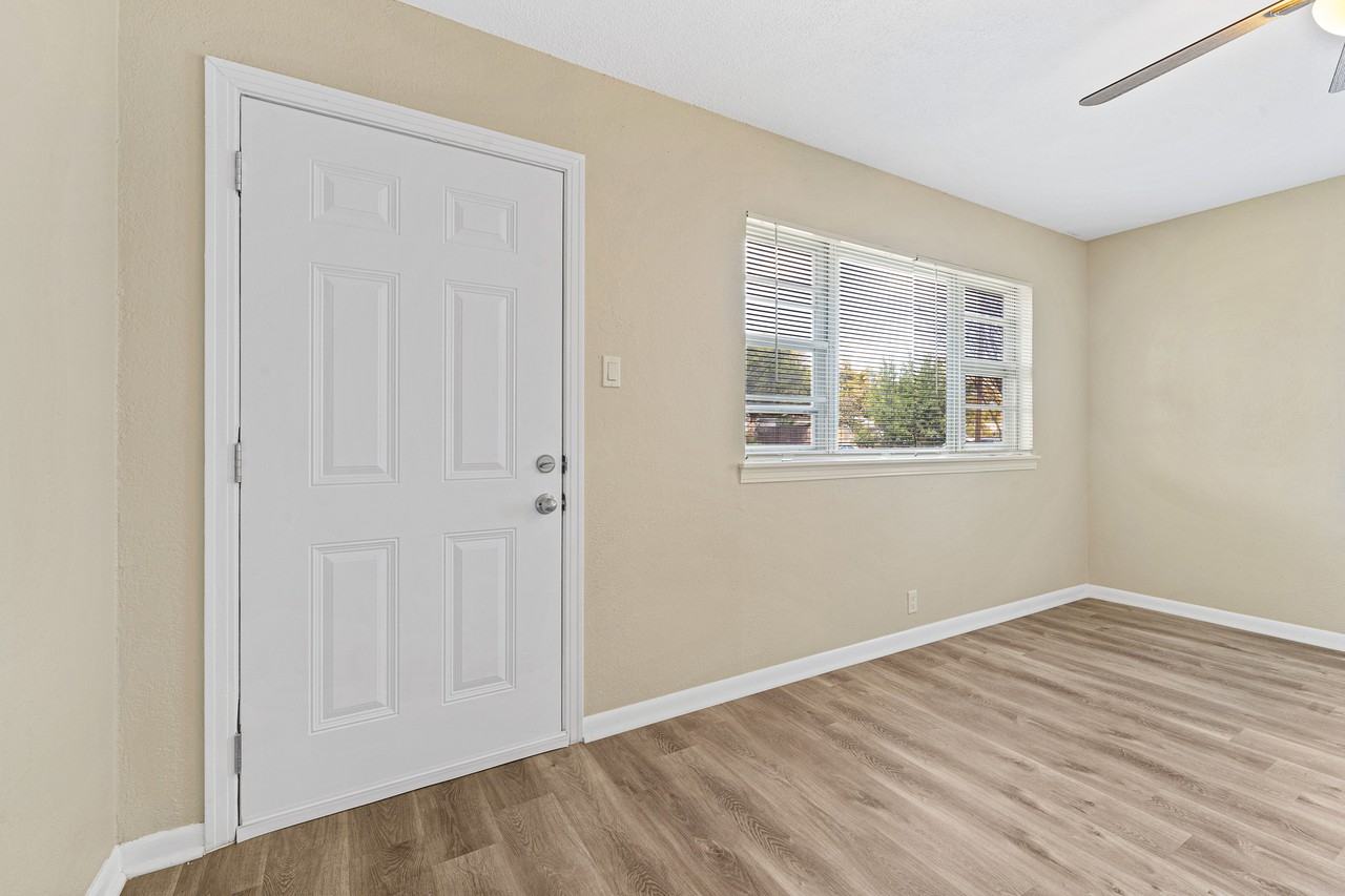 3938 S Walters - Photo 5 of 31