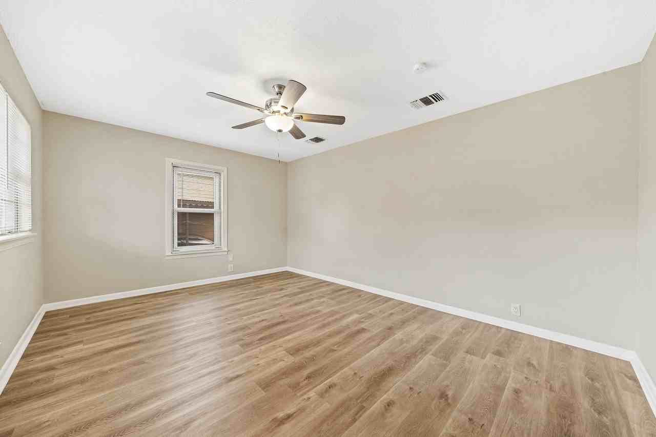 3938 S Walters - Photo 7 of 31