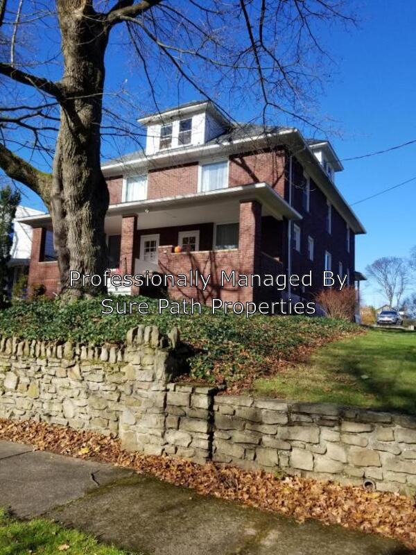 212 Palliser St - Photo 3 of 15