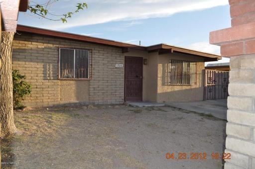 1722 E Camino Carreta - Photo 3 of 10