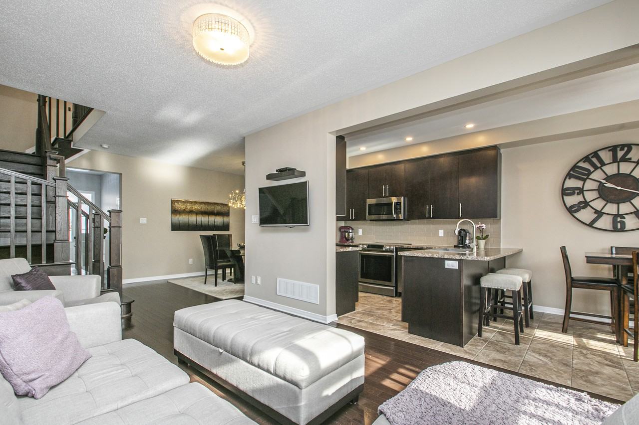 444 Ashbourne Crescent #444 - Photo 3 of 18