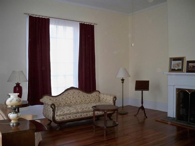 206 Augusta Rd - Photo 3 of 5