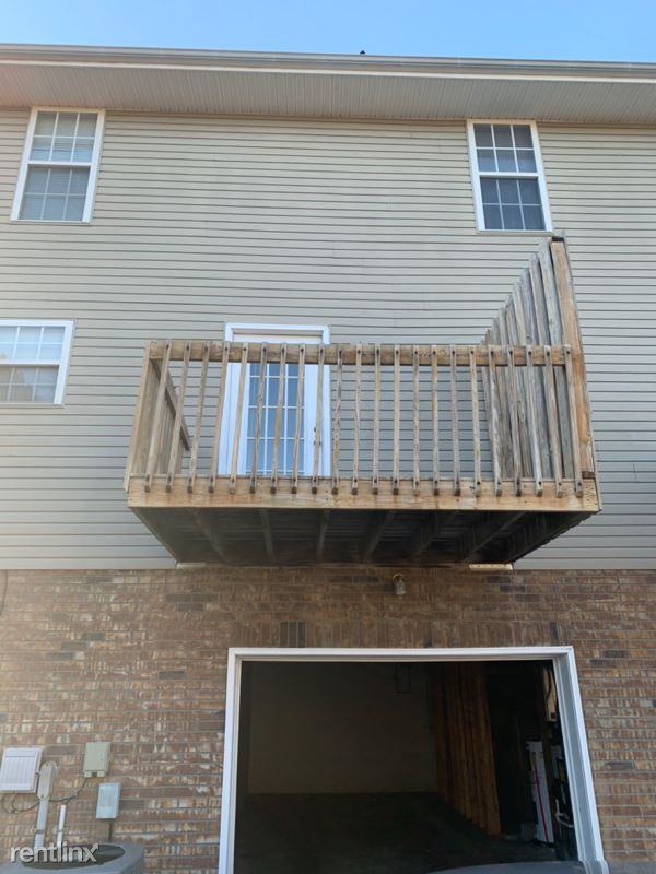 14 Lake Village Ct - Photo 2 of 16