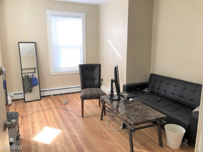 62 Radcliffe Ave - Photo 2 of 10