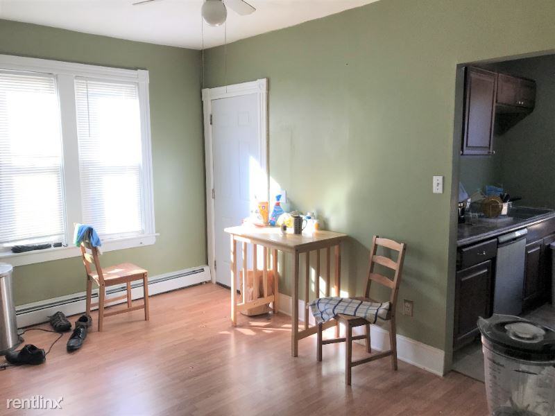 62 Radcliffe Ave - Photo 3 of 10