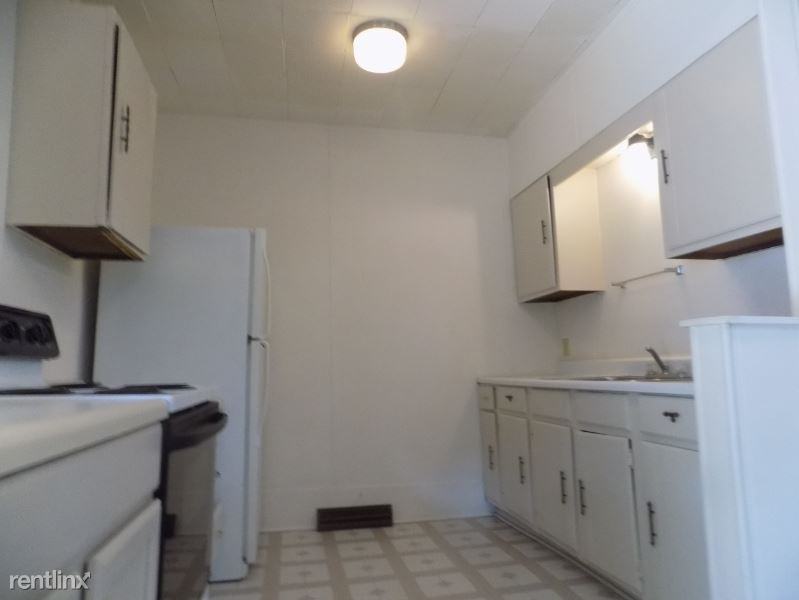 209 Paul Ave N - Photo 3 of 15