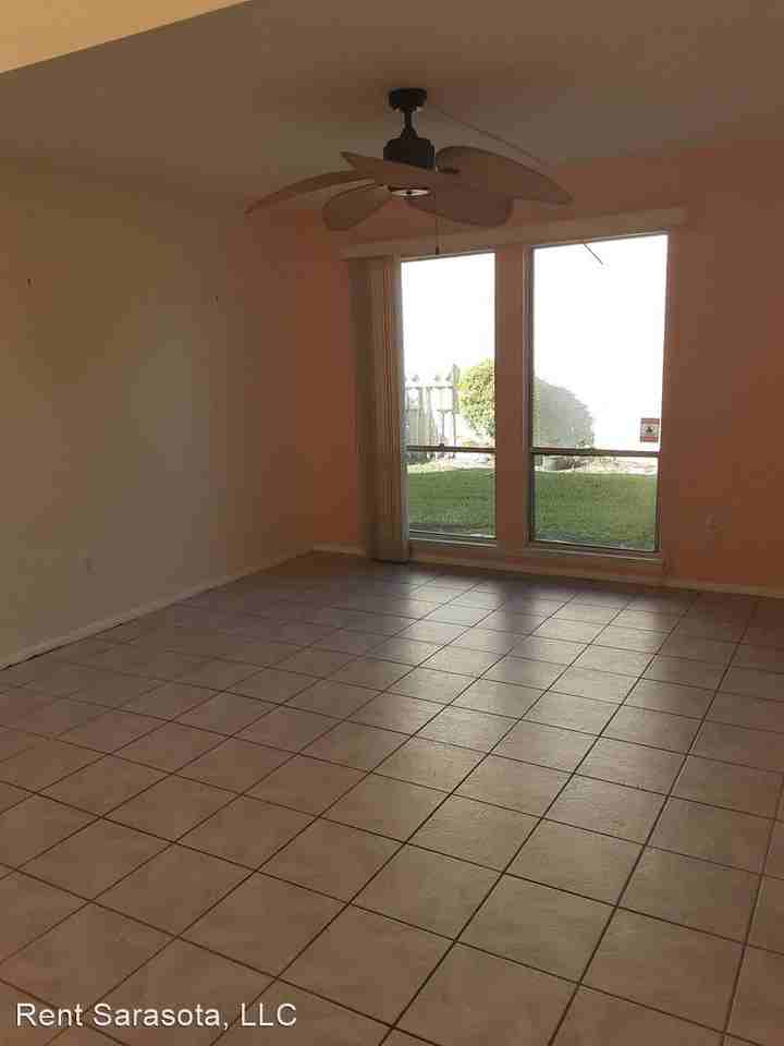 4477 Sandner Dr - Photo 2 of 20