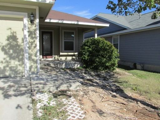 127 Strawn - Photo 2 of 3