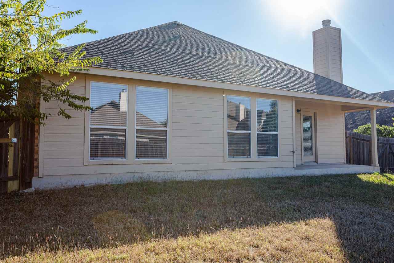 18720 William Anderson Dr - Photo 3 of 10