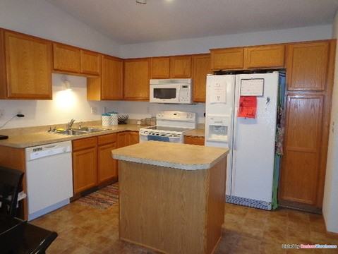 650 9th St - Photo 3 of 5