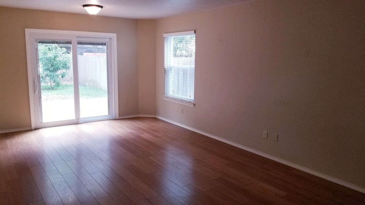 8409 Glen Canyon Drive - Photo 3 of 17