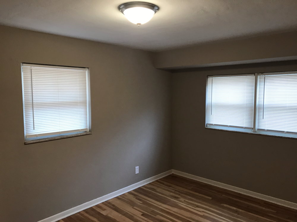 2443 Caverhill Drive - Photo 3 of 7