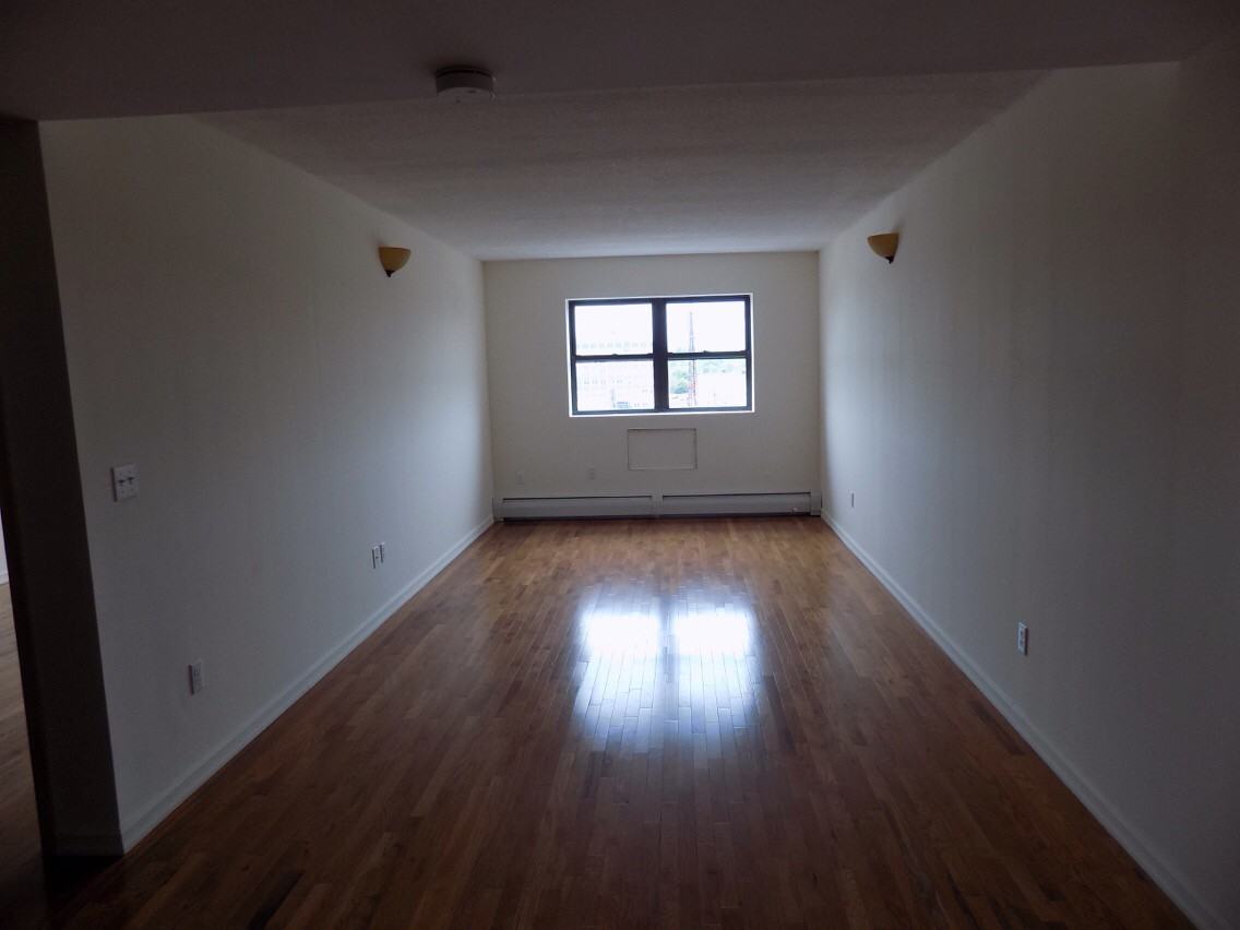 12 Brooklyn Ave - Photo 4 of 5