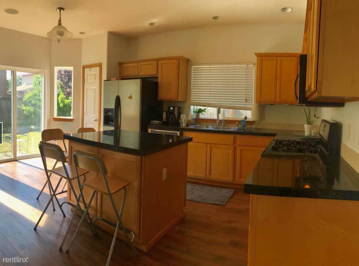 465 Rosario Pl Ne - Photo 3 of 12