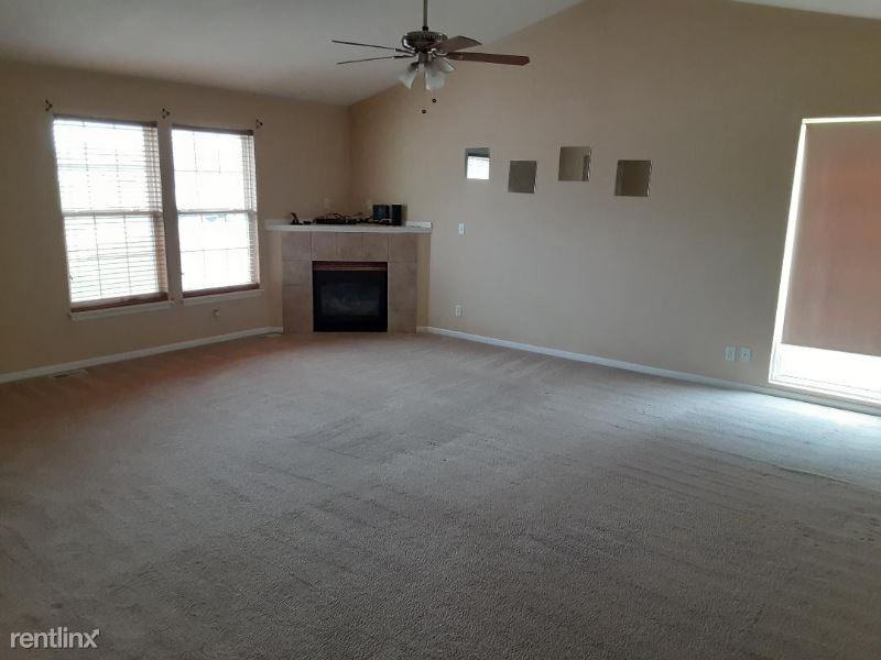 309 Canal St - Photo 2 of 9