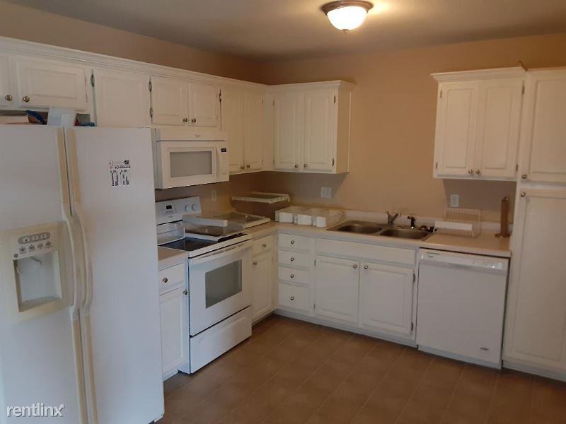 309 Canal St - Photo 3 of 9