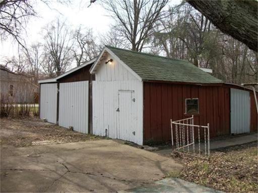 2198 N Main St - Photo 2 of 5