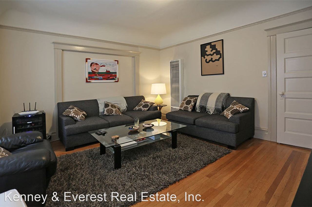 302 30th St - Photo 2 of 12