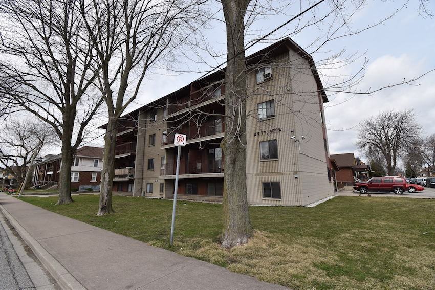 1191 Lillian Ave - Photo 2 of 6