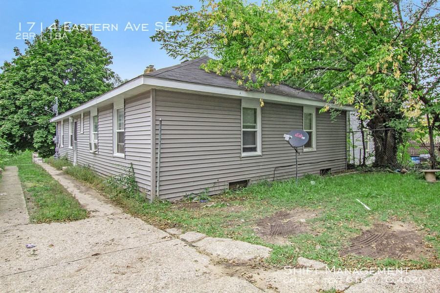 1714 Eastern Ave Se - Photo 3 of 18