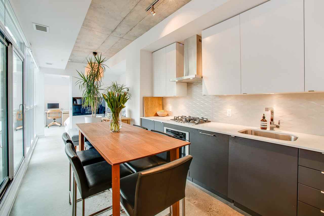 38 Howard Park Avenue #528