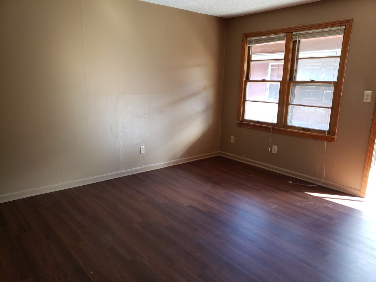 1031 S Emporia - Photo 2 of 9