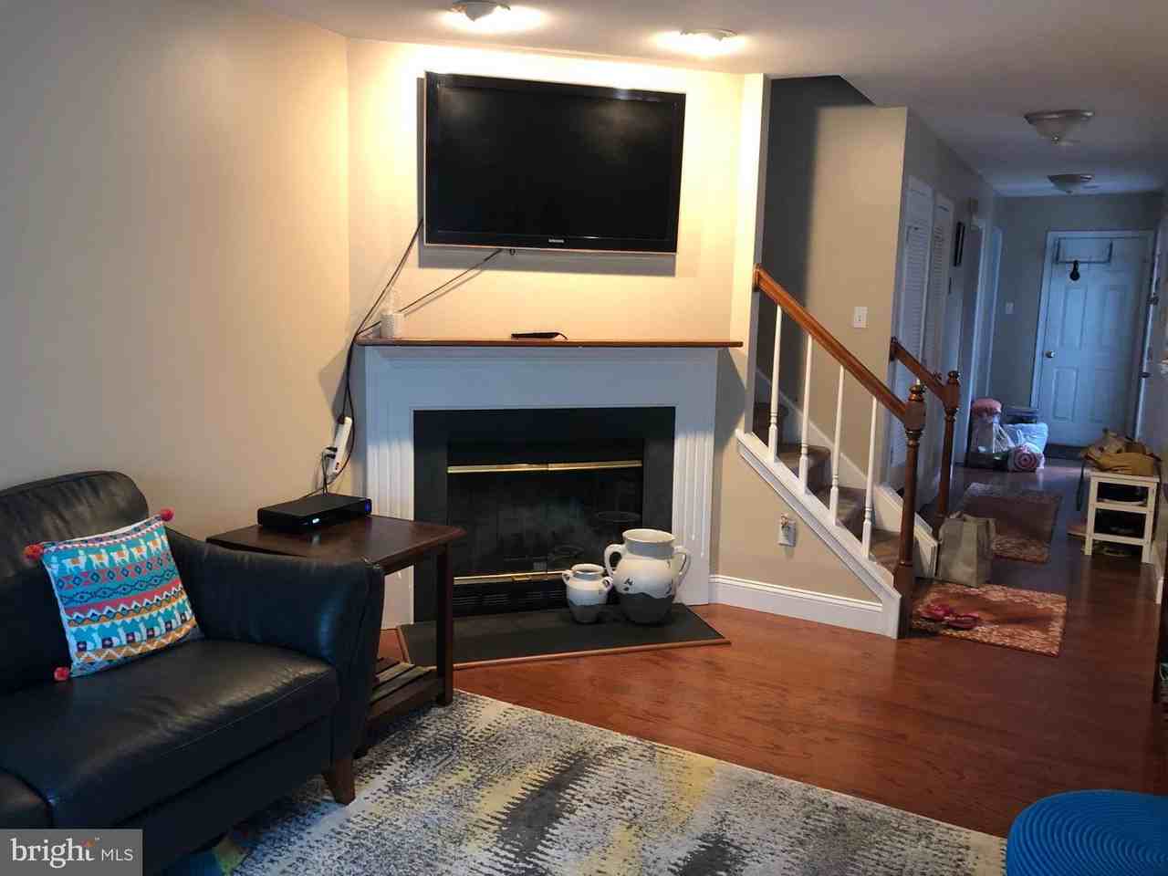 293 Stanton Ct - Photo 3 of 18