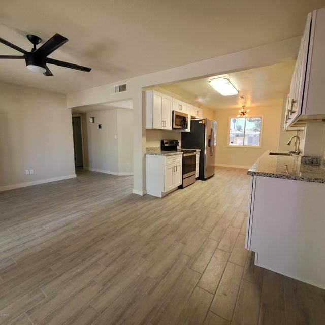 10833 N 38th Pl - Photo 2 of 14