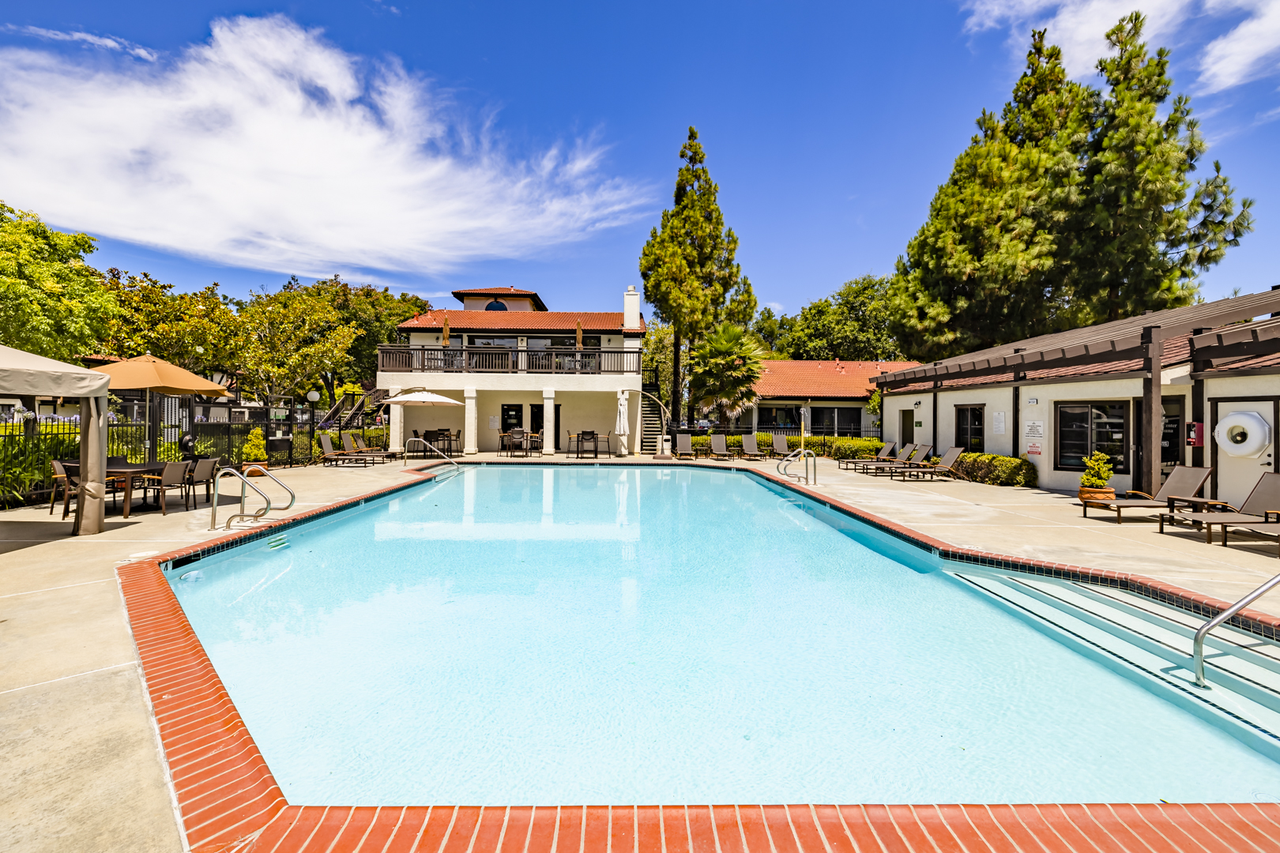 Ardenwood Forest Rental Condos - Photo 5 of 41