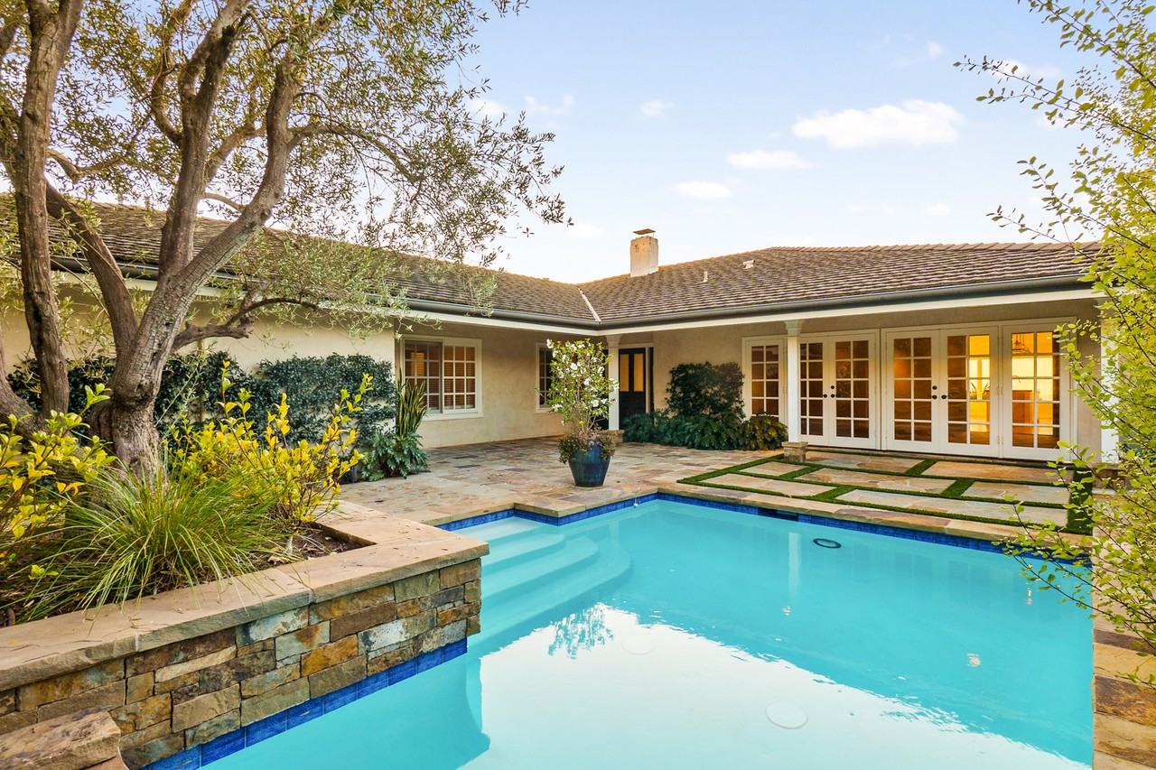 59 Cambria Dr - Photo 2 of 50