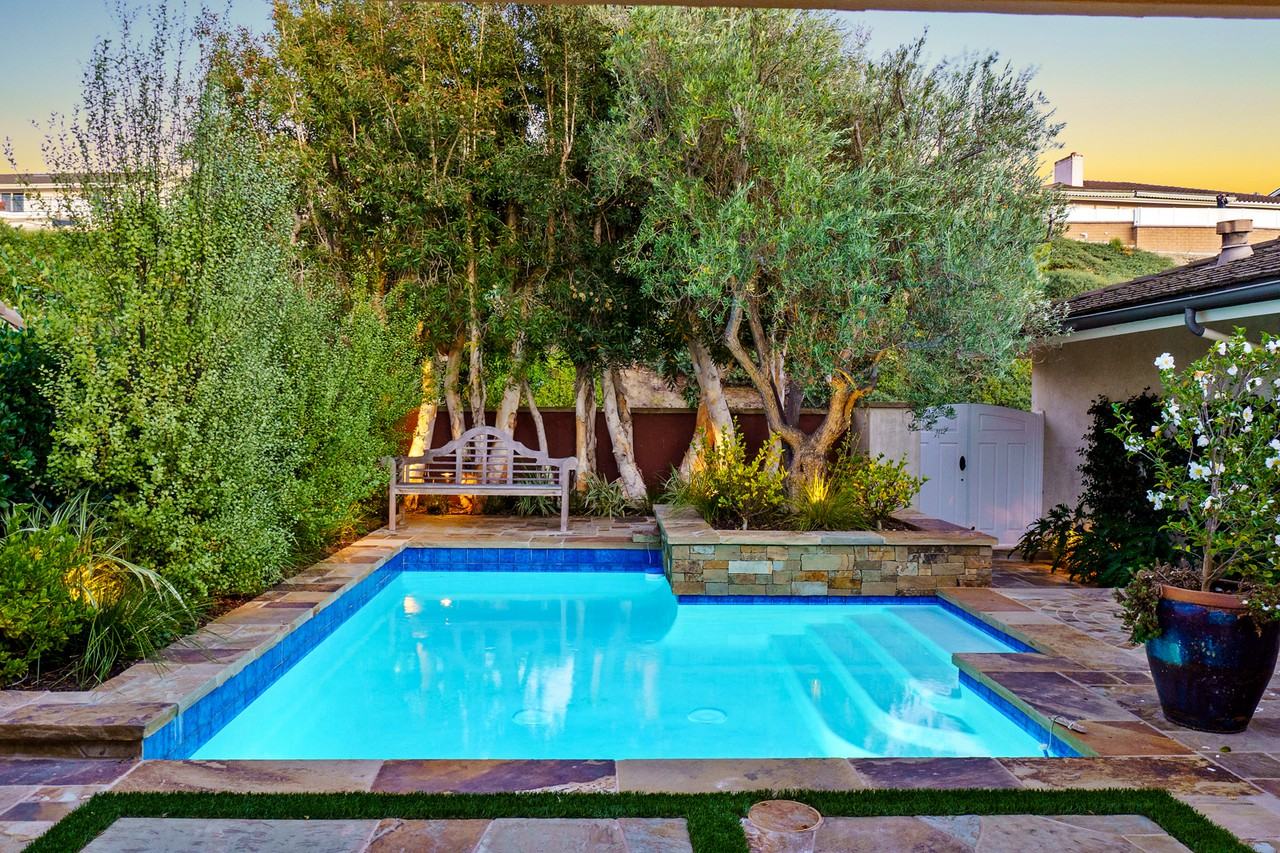 59 Cambria Dr - Photo 3 of 50