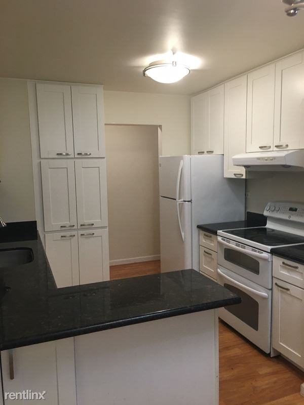 1305 1305 Boulevard Way 105 - Photo 3 of 4