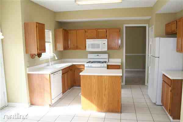 315 Tanners Crossing - Photo 2 of 21