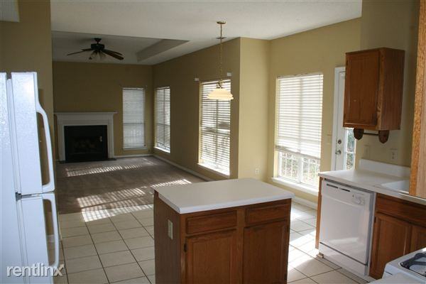 315 Tanners Crossing - Photo 3 of 21