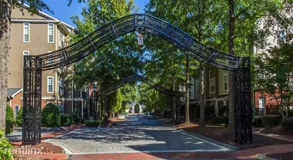 Near Fabulous Shopping at Perimeter Mall, Prestigious Dunwoody and many Wonderful Restaurants - Photo 2 of 21