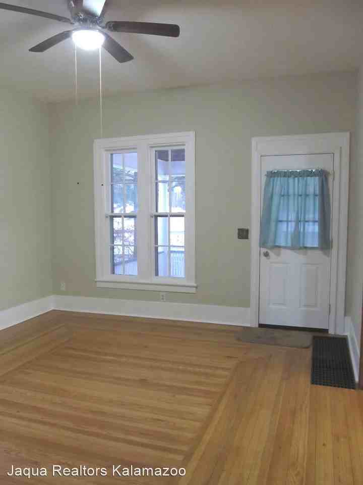 517 Washington St - Photo 2 of 26