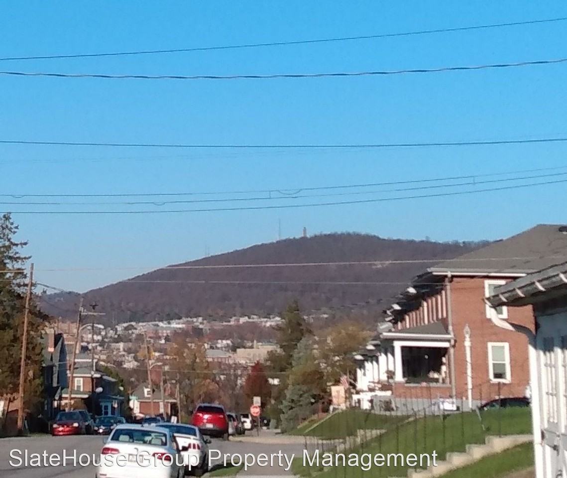 201 Carroll St - Photo 3 of 4