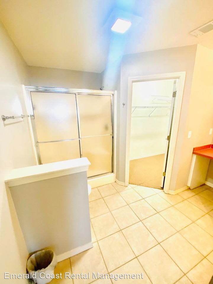 318 Summit Dr - Photo 2 of 17