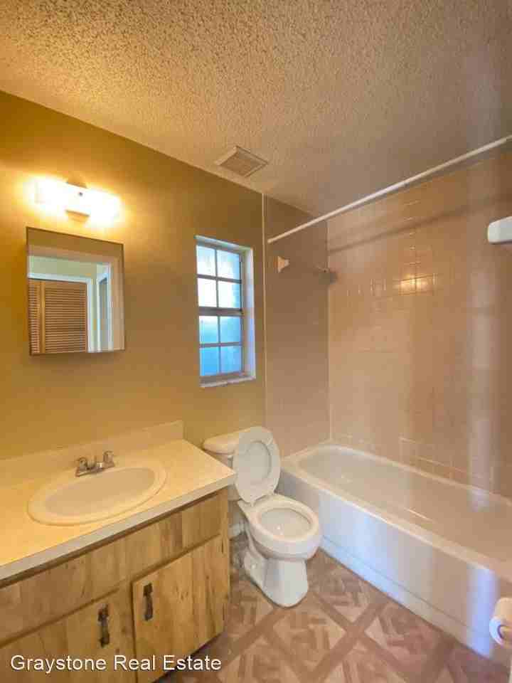 3249 BLOOMINGDALE VILLAS CT - Photo 3 of 9