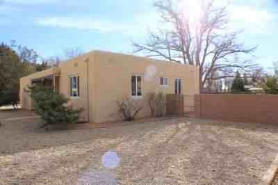 712 Green Valley Rd NW - Photo 3 of 26