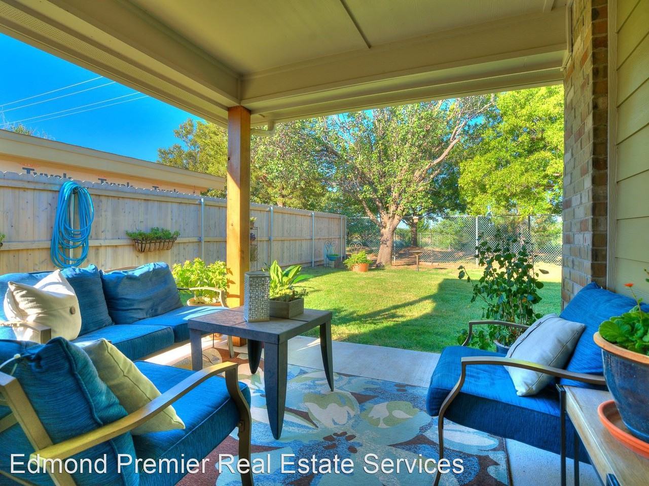 12513 Whispering Hollow Dr - Photo 2 of 7