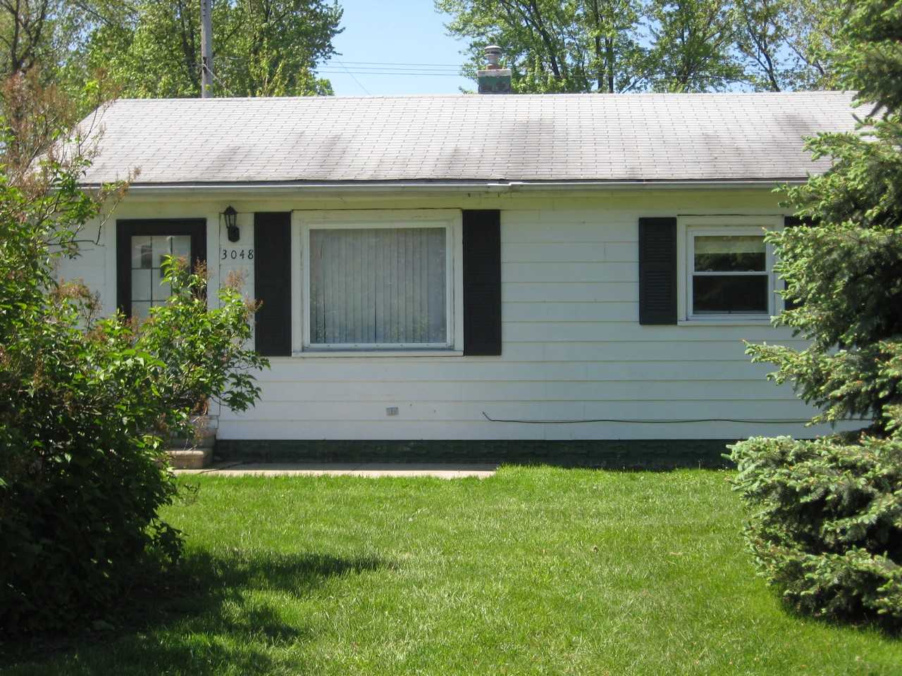 3048 Lakeview St - Photo 2 of 15