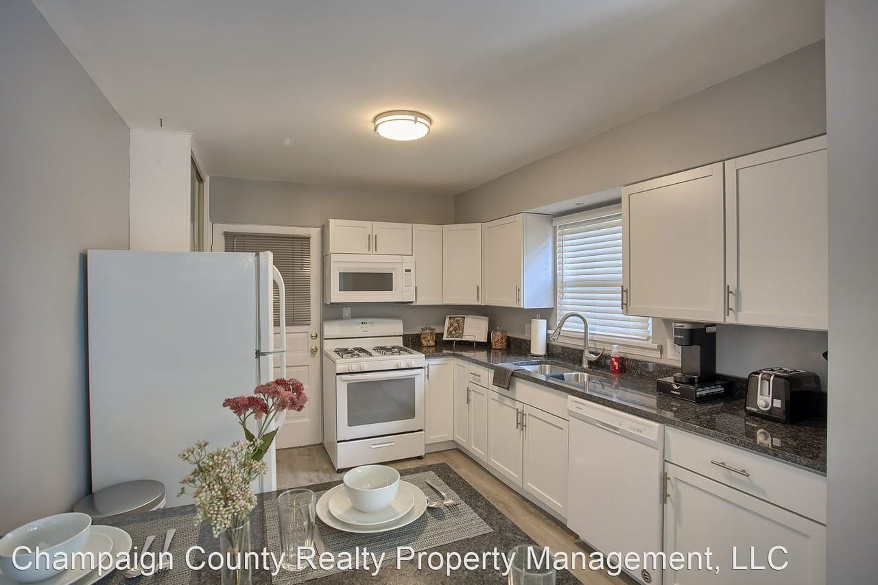 306 W Illinois St - Photo 3 of 25