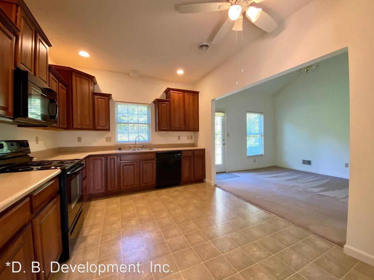 110 Trotter Ln - Photo 3 of 31