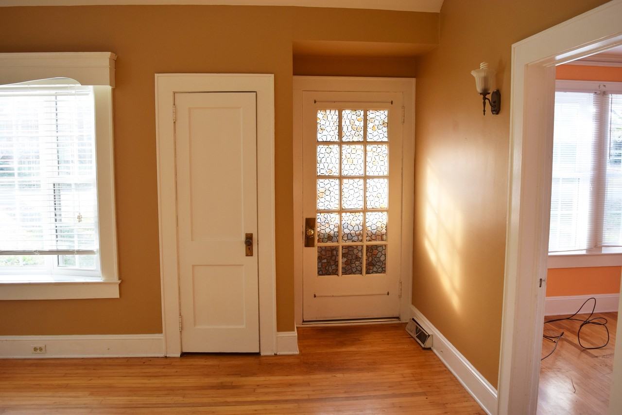 709 Oakshade Ave - Photo 3 of 18