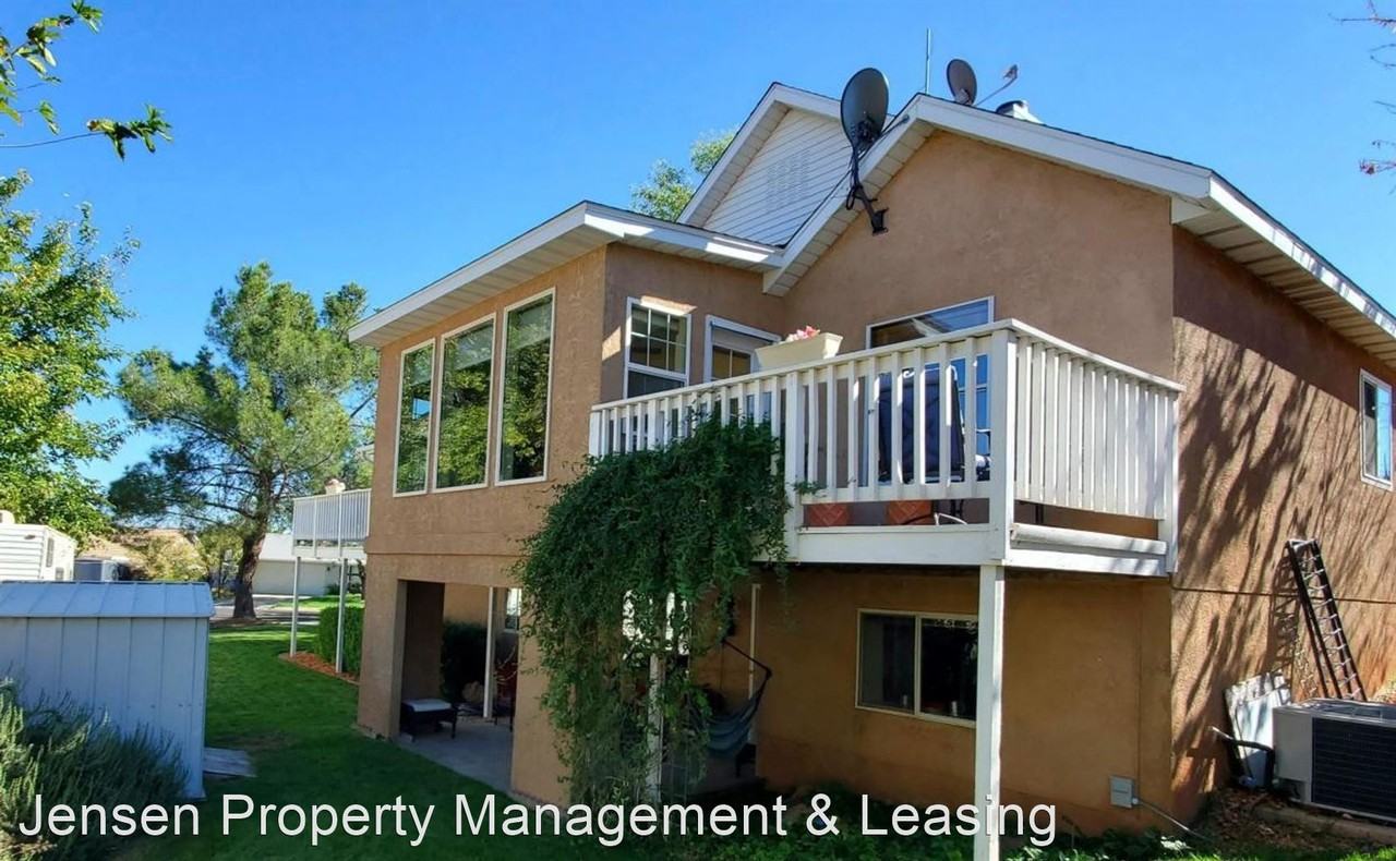 943 E Fort Pierce Dr - Photo 2 of 30