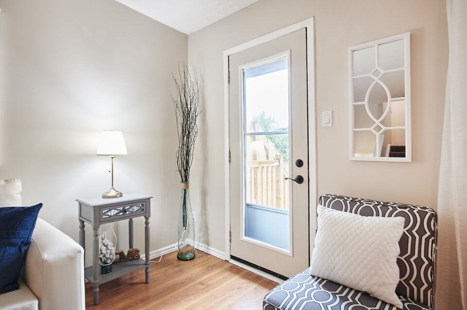 594 Seyton Dr - Photo 2 of 16