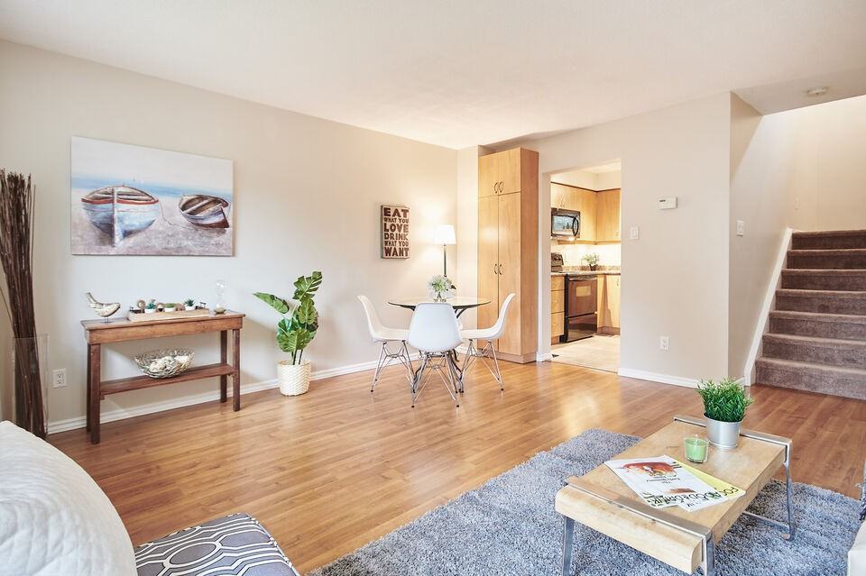 594 Seyton Dr - Photo 3 of 16