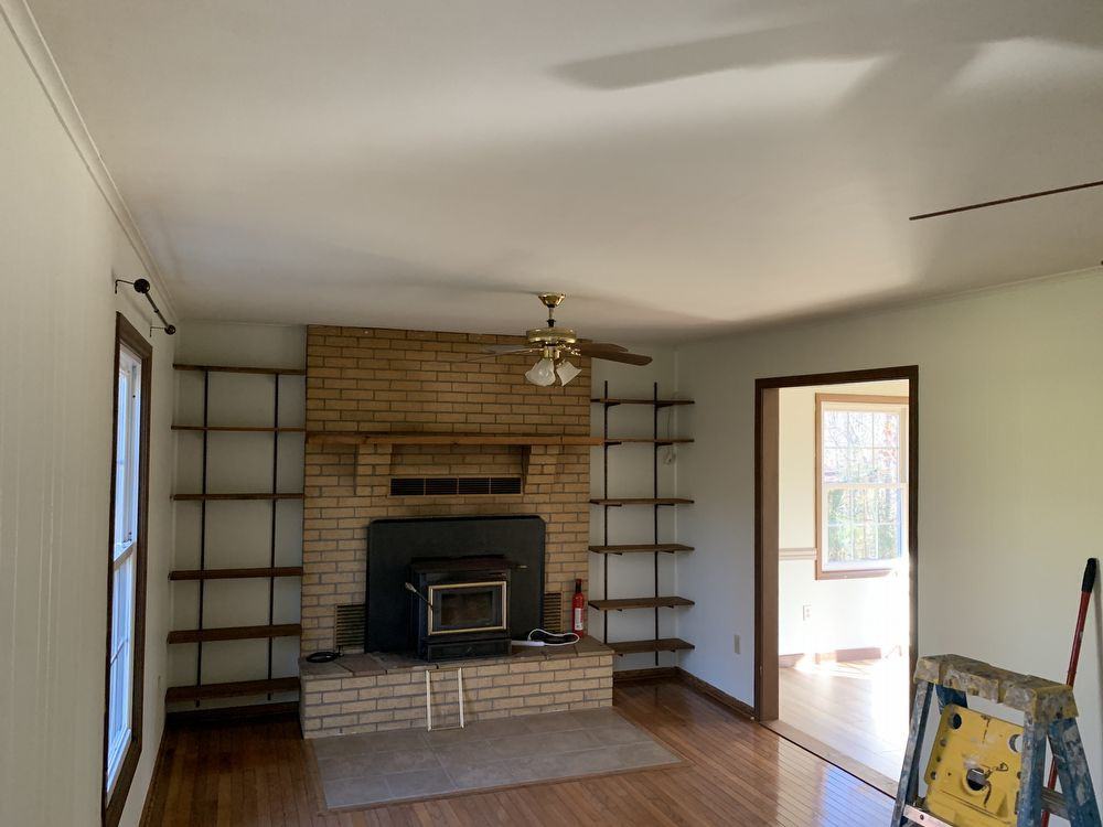 1059 Dulin Dr - Photo 2 of 9