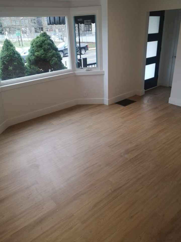 66 Longwood Rd South - Photo 3 of 31